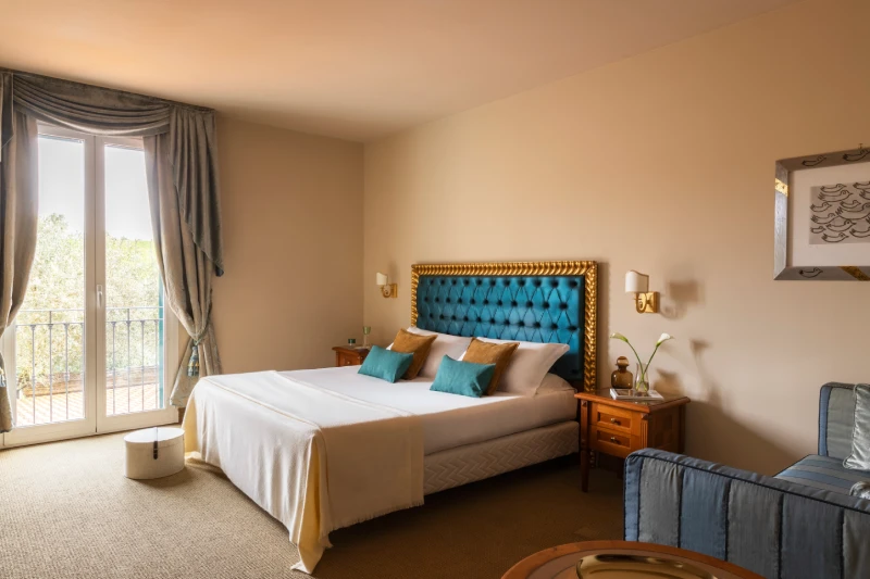 Elegant Superior room with double bed, balcony and refined details for a Liguria holiday between sea and villages - Sarzana Park Hotel, BZAR hotels in Liguria